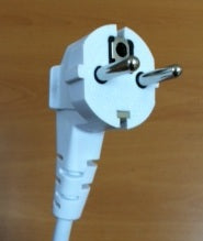 brondell-230v-plug.jpg